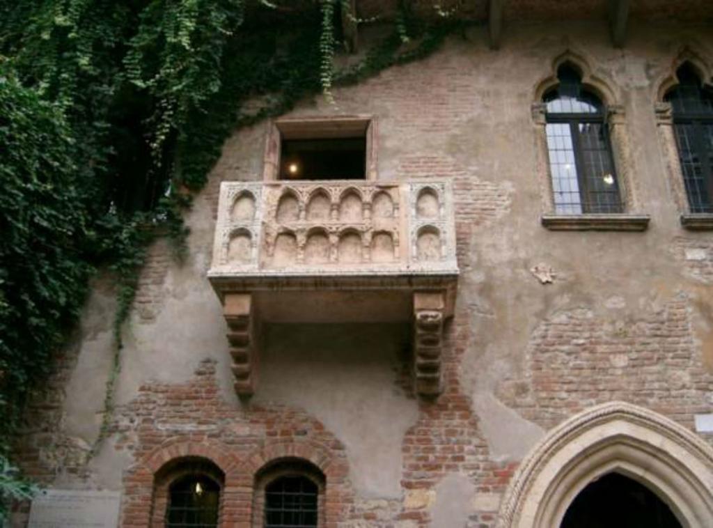 Residenza Alla Piazzetta Verona Exterior photo